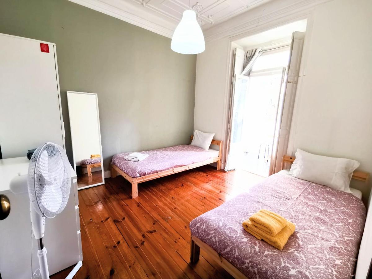 Tradicional Portuguese Apartment Lisbon Exterior photo